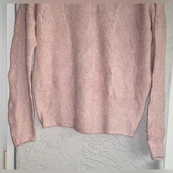 Ophelia Roe Light Pink V-Neck Women's Sweater (NWT) - Picture 3 of 9